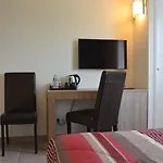 Hotell Restaurant Le Gardon - Pont Du Gard Collias