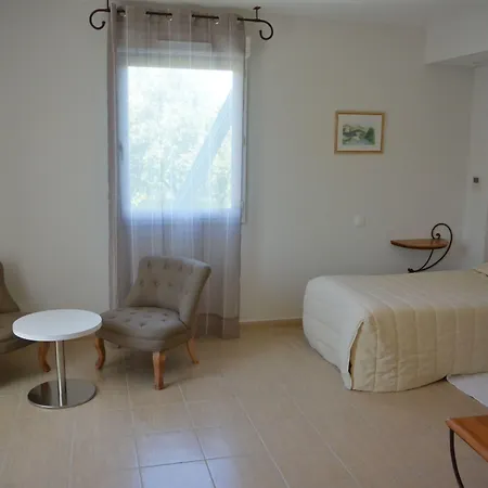 Restaurant Le Gardon - Pont Du Gard Hotel Collias