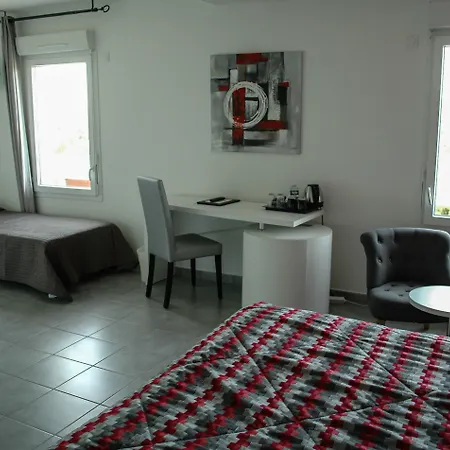 Restaurant Le Gardon - Pont Du Gard Collias