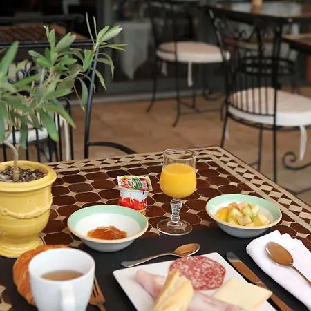 Restaurant Le Gardon - Pont Du Gard Hotel Collias