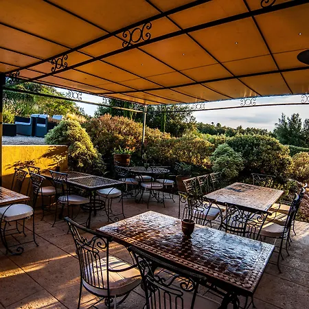 Hotel Restaurant Le Gardon - Pont Du Gard