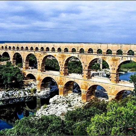 Restaurant Le Gardon - Pont Du Gard فندق Collias