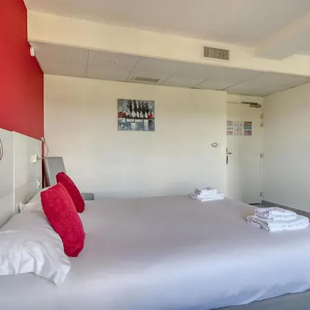 Hotel Restaurant Le Gardon - Pont Du Gard Collias