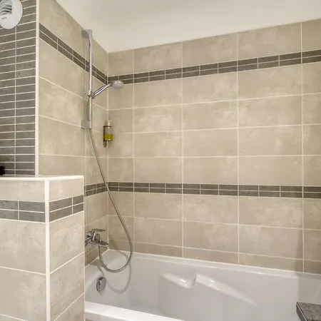 Restaurant Le Gardon - Pont Du Gard Collias