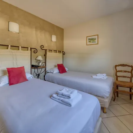 Hotel Restaurant Le Gardon - Pont Du Gard 3*