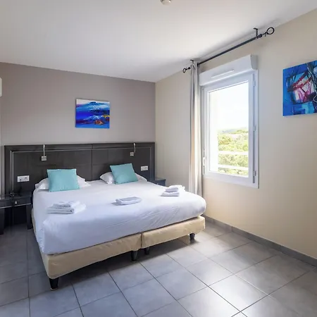 Logis Le Gardon Hotel 3*