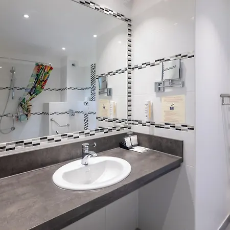 Hotel Logis Le Gardon 3*