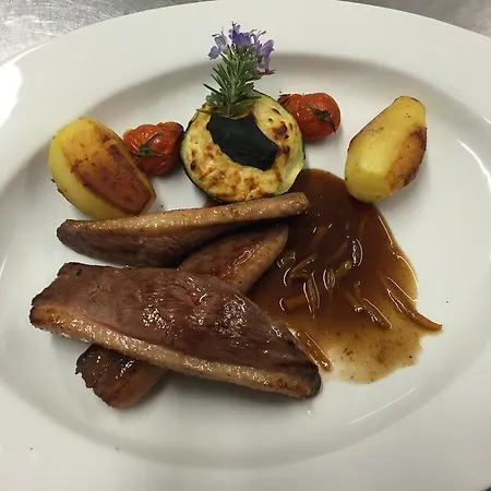 Restaurant Le Gardon - Pont Du Gard 3* Collias