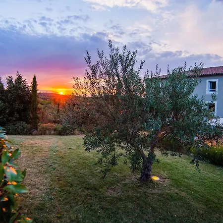 Restaurant Le Gardon - Pont Du Gard 3*